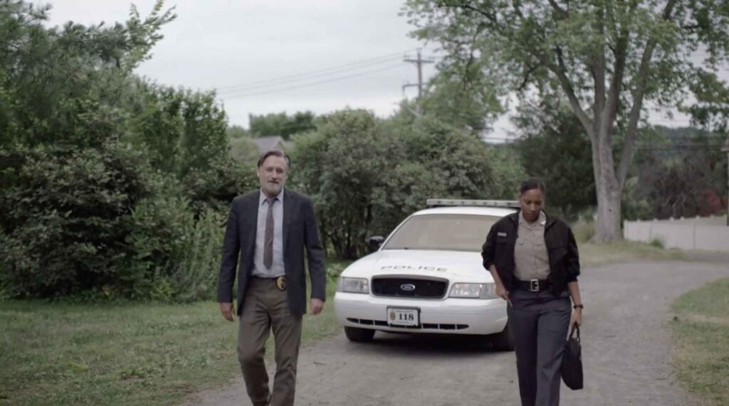 The Sinner - Detective Harry Ambrose and a policewoman