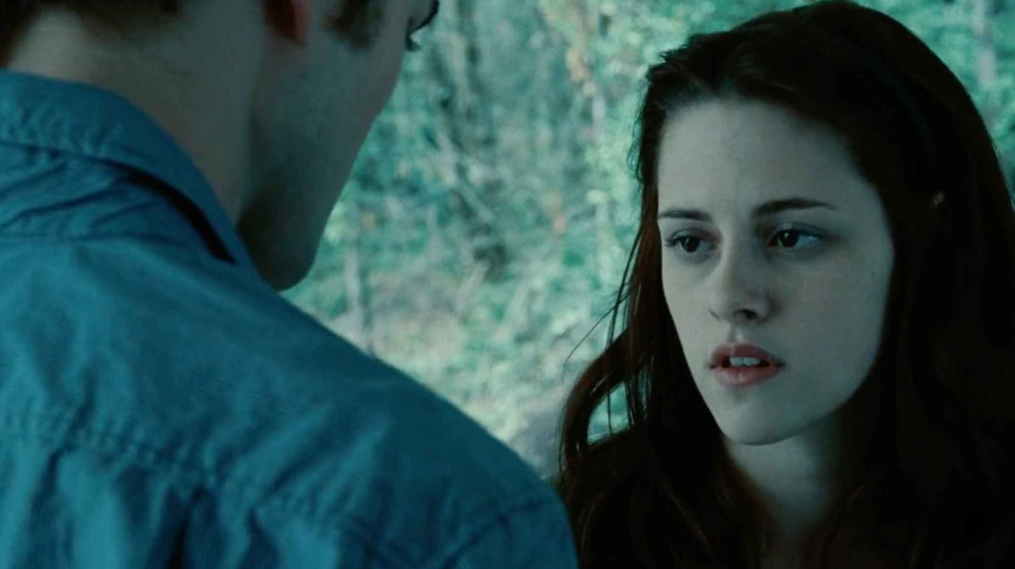 Bella Swan and Edward Cullen together - Watch Twilight Online Free