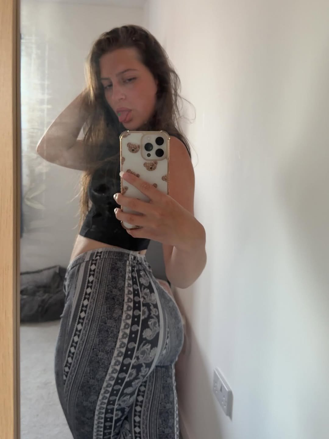 Aimee Townsend’s Booty Leggings selfie